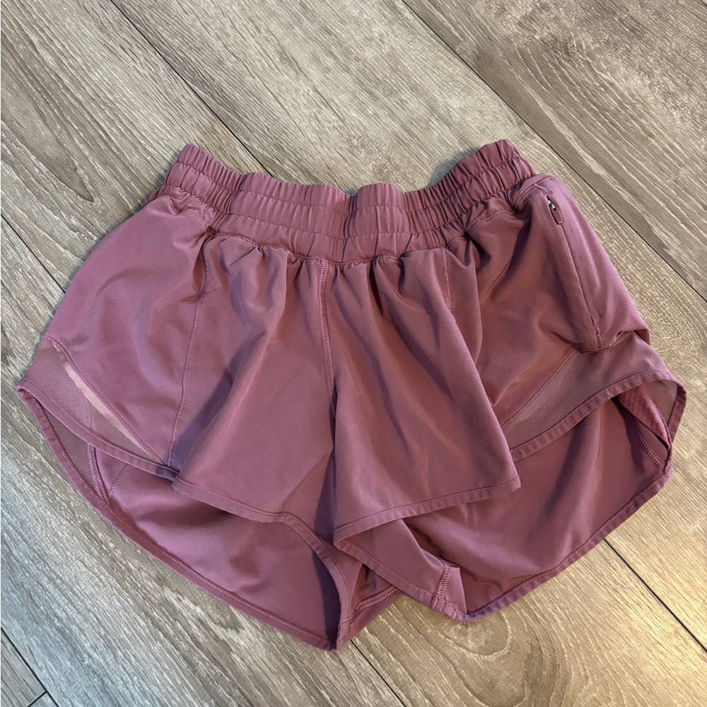 lululemon Hotty Hot 2.5” Shorts